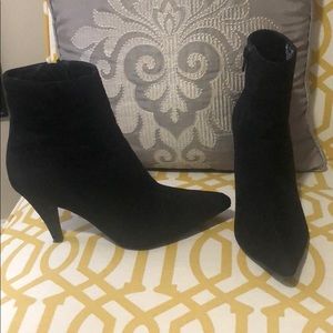 Carlos Santana- black pointed toe ankle bootie